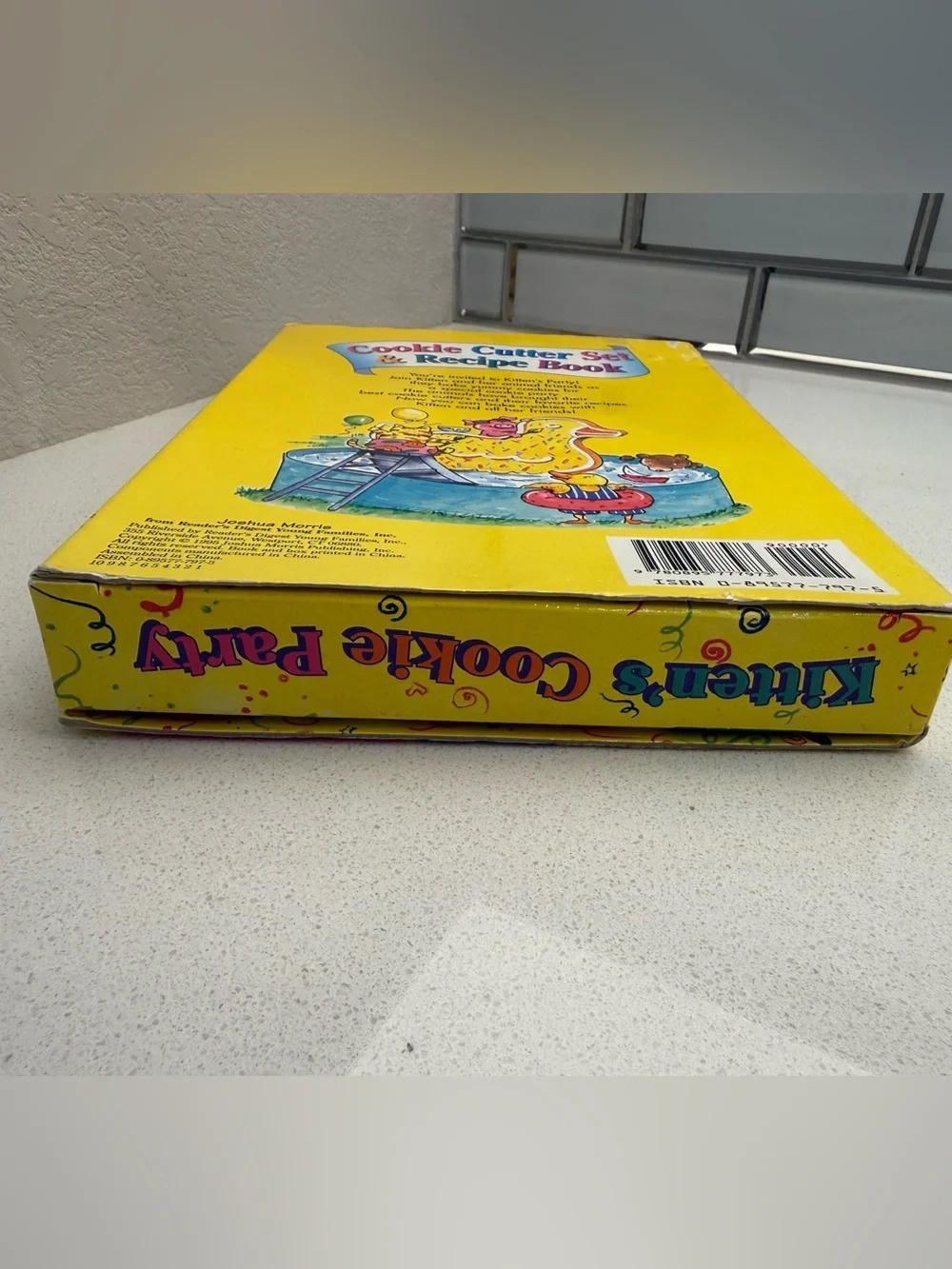 Vintage 90s Children's Cookie Cutter Set & Recipe Book Kitten's Cookie Party